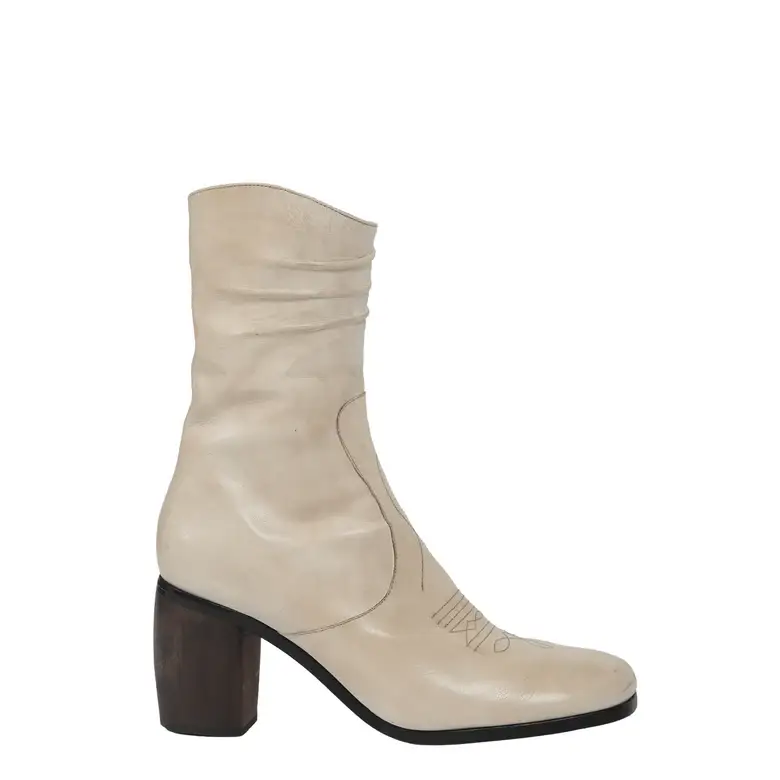 ERD Radiation Heel Dirty White 1.webp ERD Radiation Heel Dirty White 1.webp